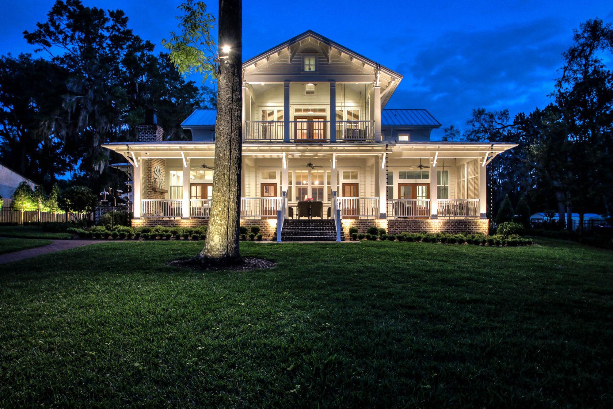 The Benefits of Low Voltage LED Outdoor Lighting - Dusk To Dawn STL