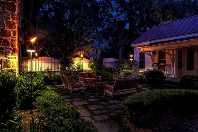 Top 5 Outdoor Lighting Hacks for Entertaining at Night